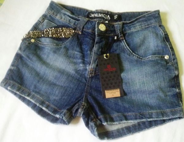 Shorts Denuncia varios tamanhos